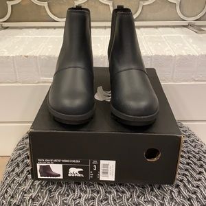 🌟BRAND NEW YOUTH SORELS!🌟